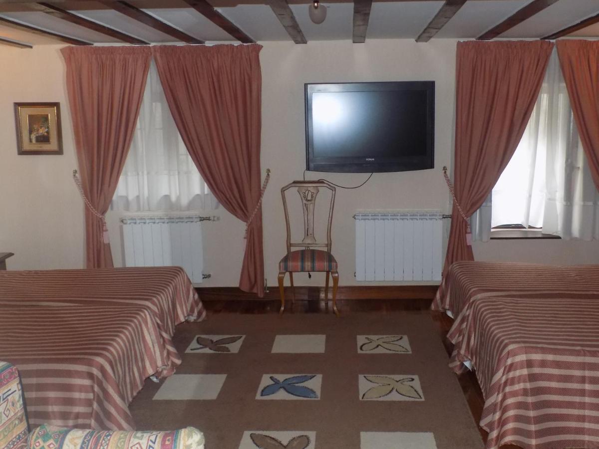 Quadruple Room with Private Bathroom