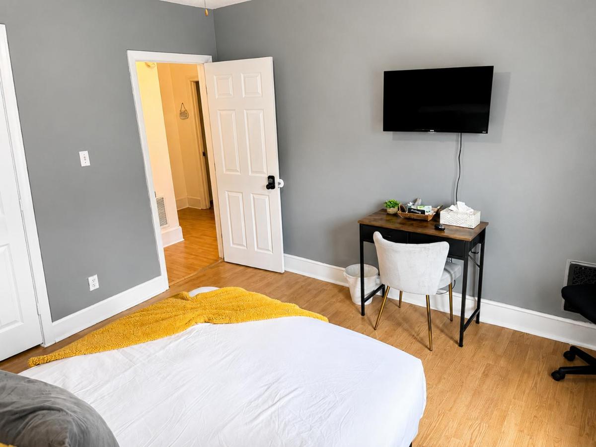 Ross Private Room near Yale, Hospitals & Downtown - Chambres d'hôtes New Haven