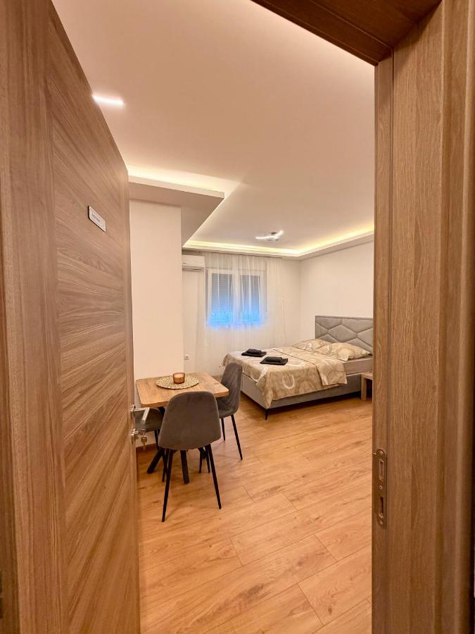 Taca 1 - Airport apartman - Ferienwohnung Surčin