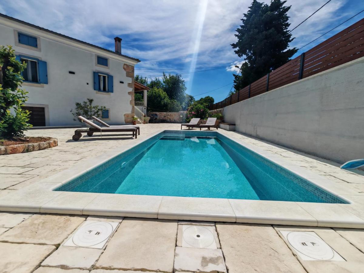 Villa Mare - Island Krk, traditional Stone house with pool - Chambres d'hôtes Kras