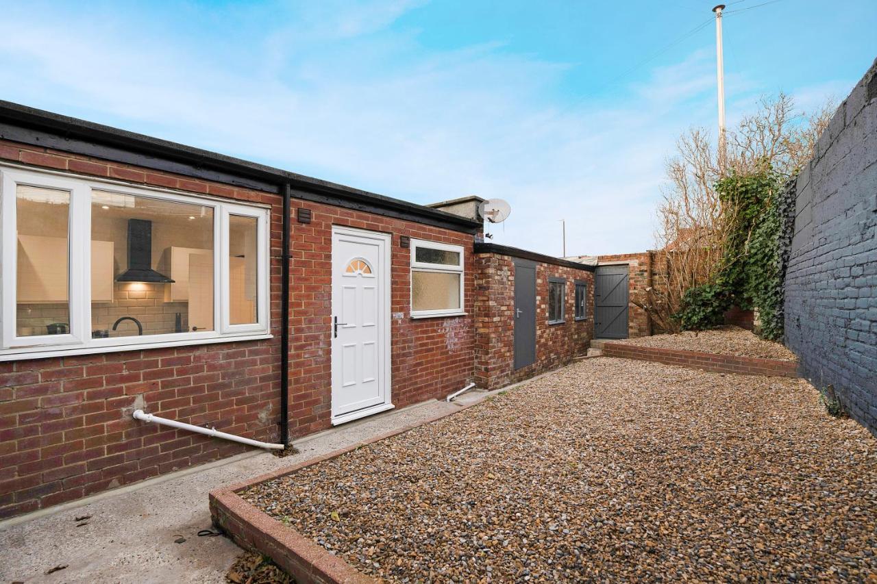 Sunderland 3BR Retreat Sleeps 6 by Stay With Us - Chambres d'hôtes Balne