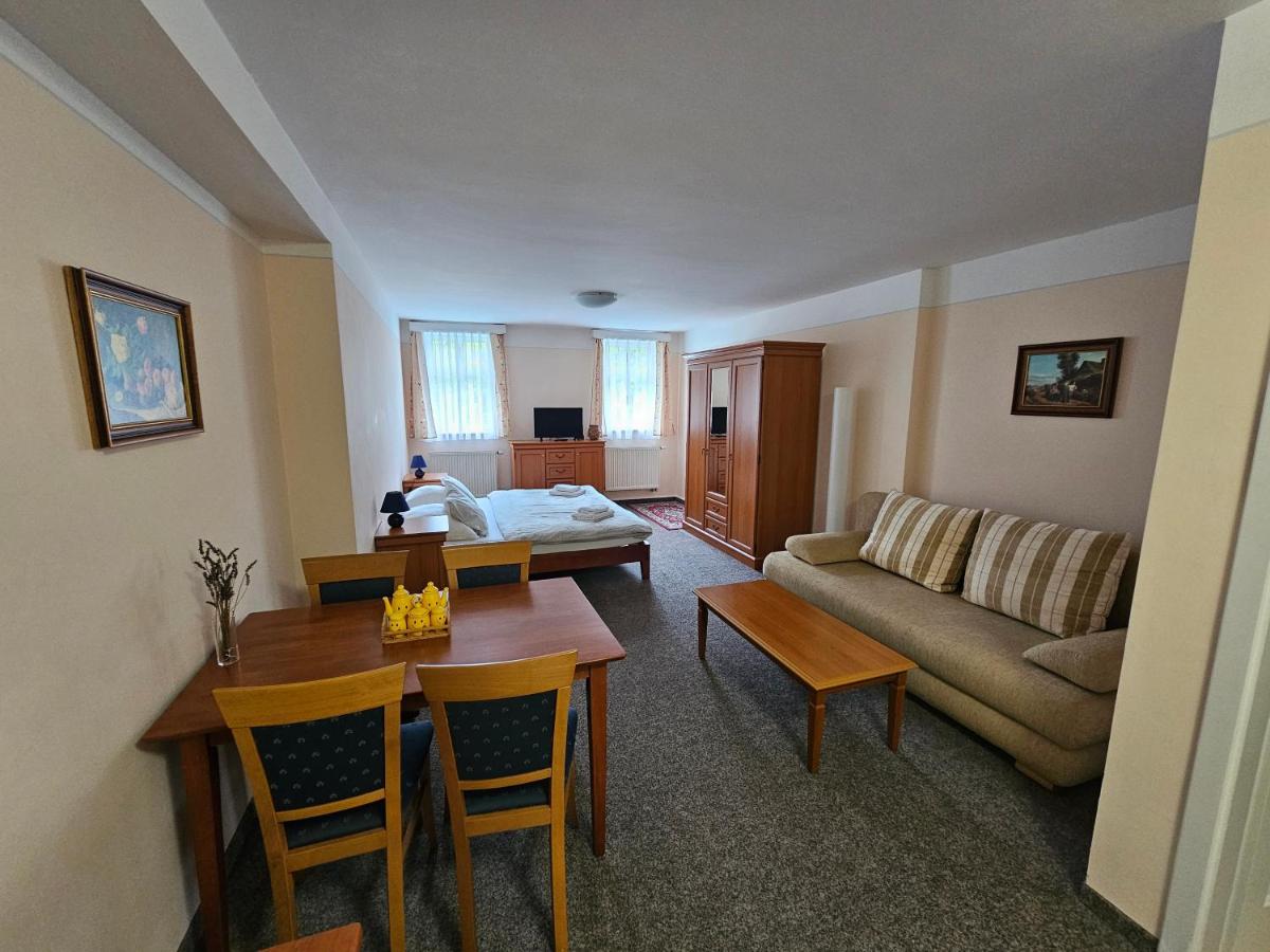 Hamr Apartmány - B&B Nové Hamry