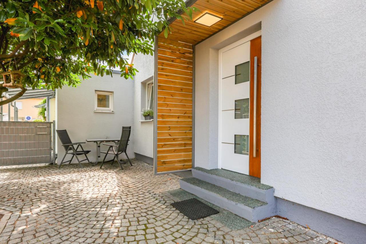 Entire house - newly renovated - 8 guests - parking - B&B Ingolstadt
