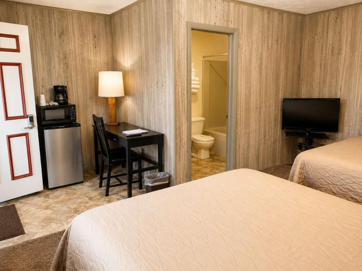 Room 21-2 Queen Suite-Woodland Motor Lodge - Chambres d'hôtes Grayling