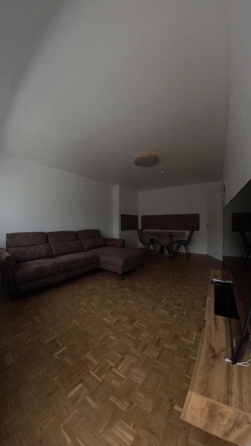 Gepflegte 3-Zimmer-Wohnung am Schloßparkbad-Mercedes Benz-Atlas Elektronik-Rheimetal - Chambres d'hôtes Brême