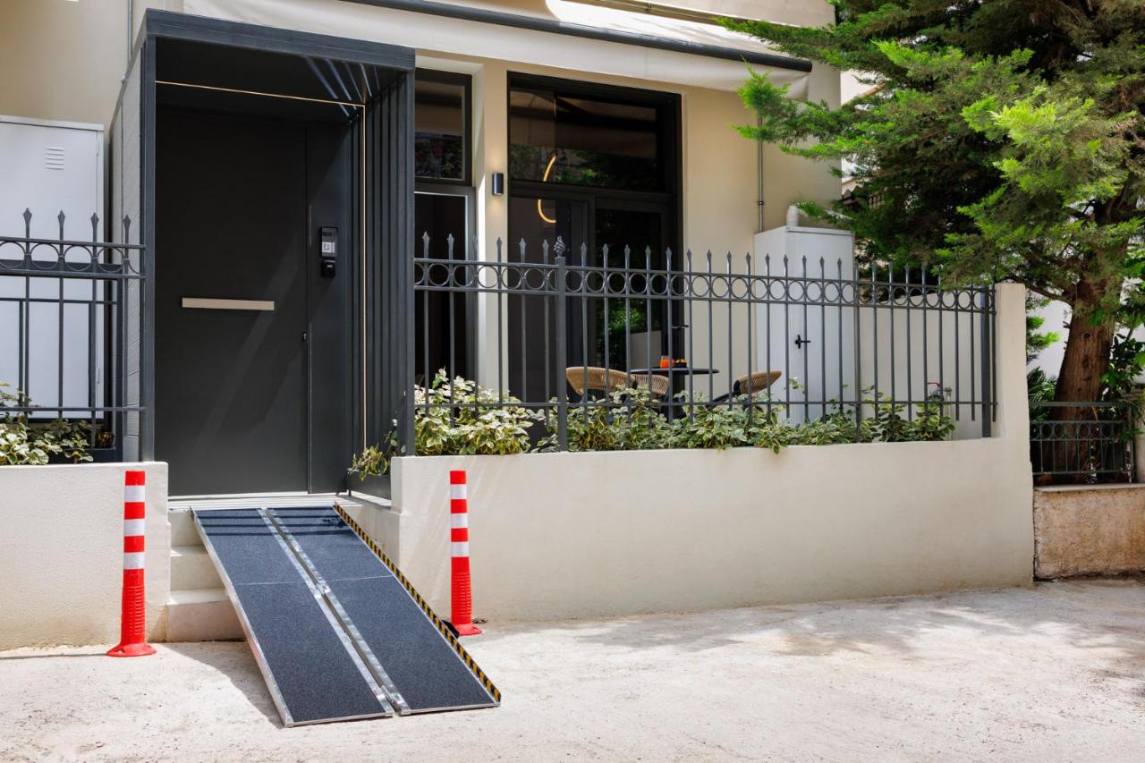 PYLOU Boutique Ground apartments near Attikon Hospital - B&B Athens