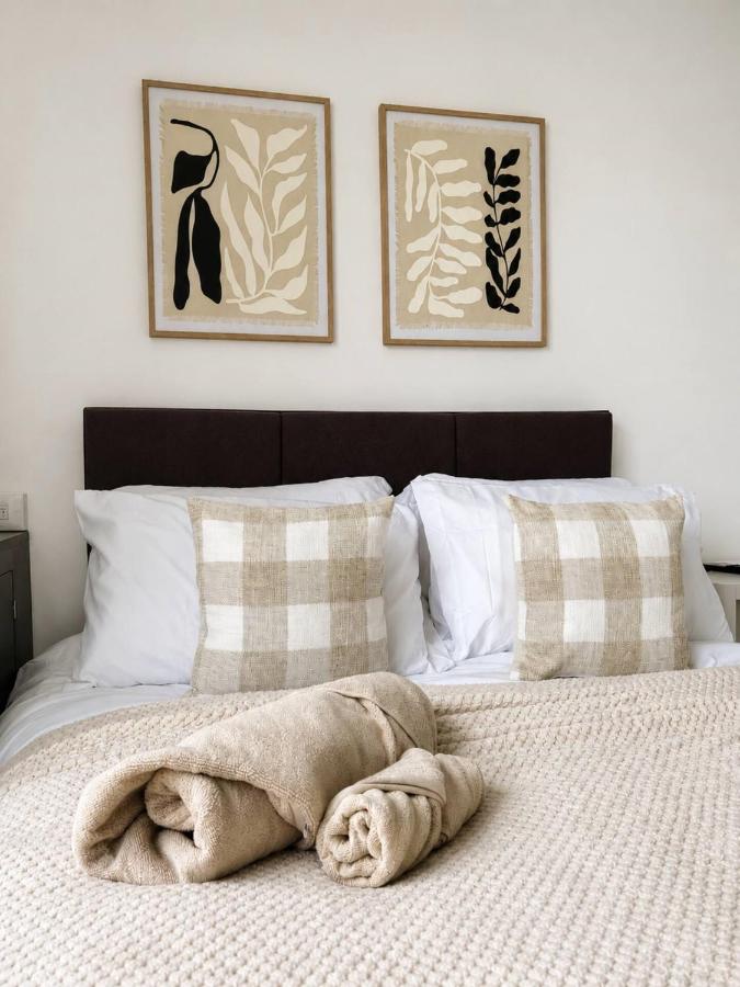 Stylish 3-Bed Birmingham House with Parking, Best for Contractors, Near Local Shops, Cafés & Pubs - Ferienwohnung Birmingham