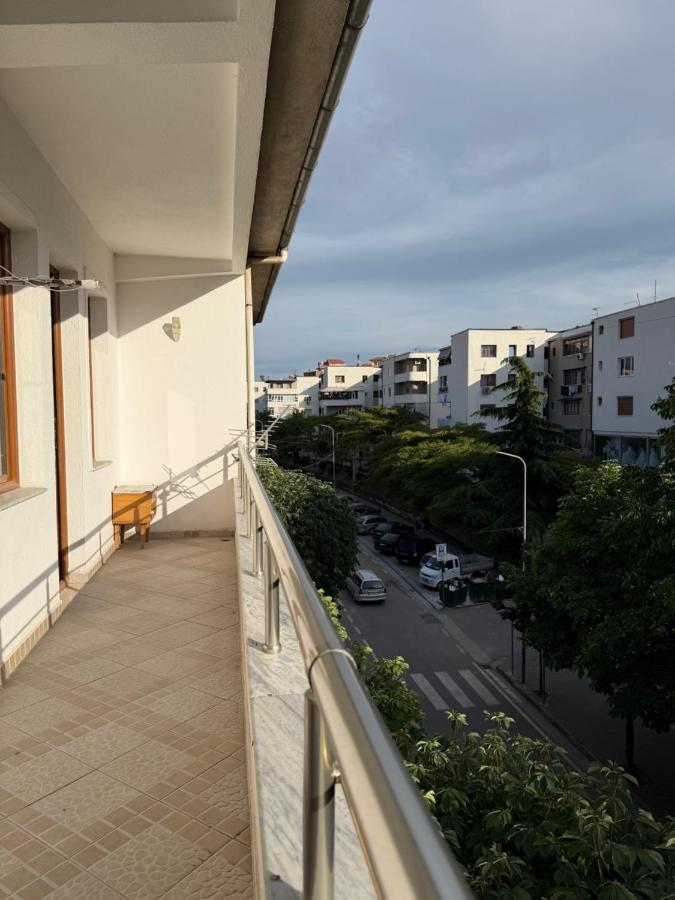 Lake Breeze Apartment Pogradec - Ferienwohnung Pogradec
