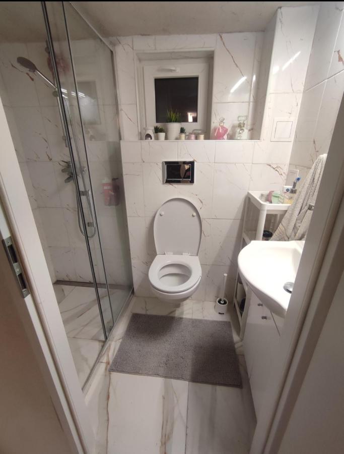 Pokój w domu jednorodzinnym Piastów - B&B Piastów
