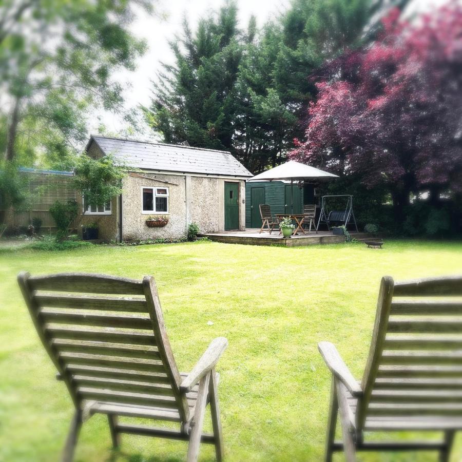 River Cabin Retreat - Ferienwohnung Shepperton