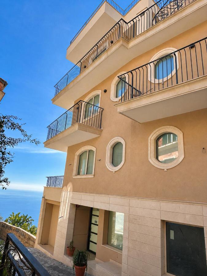 VILLA FLAVIO-Panoramic Boutique Rooms & Wellness - B&B Castelmola