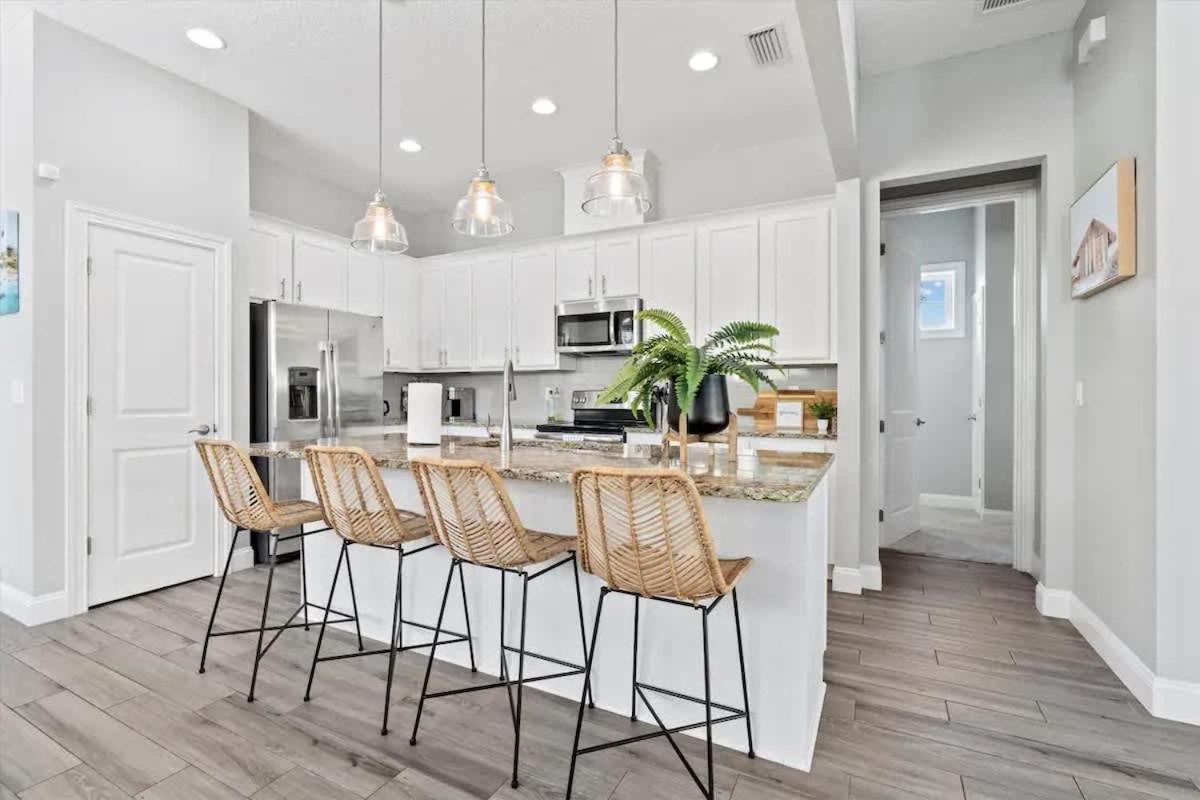 Luxe at Le Beach - Sleeps 12 Spacious WIFI TV - Bed and Breakfast Jacksonville Beach