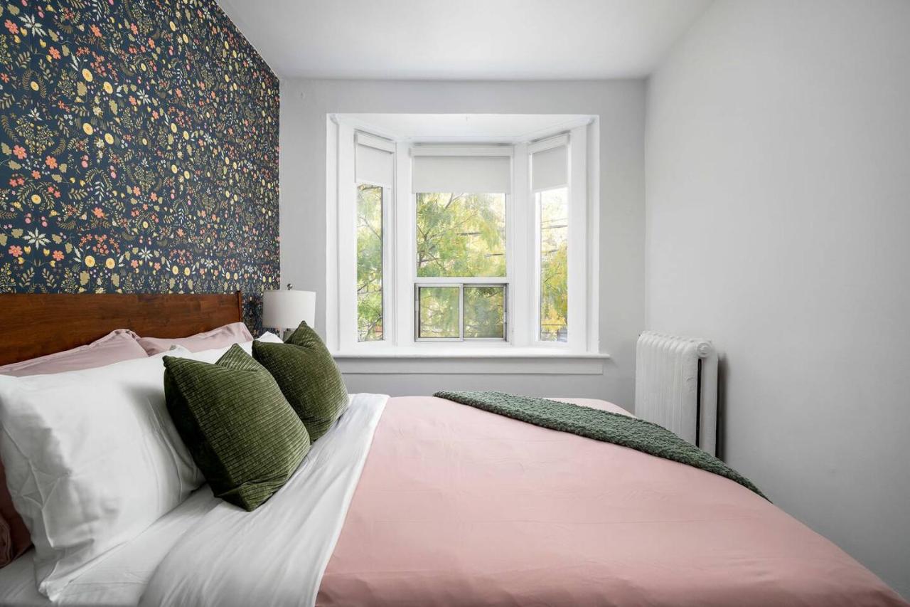 Vintage Charm on Roncesvalles - Apartment - Bed and Breakfast Toronto