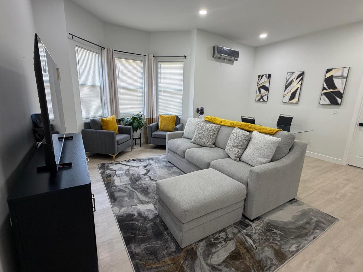Modern 2BR Oasis - B&B Jersey City