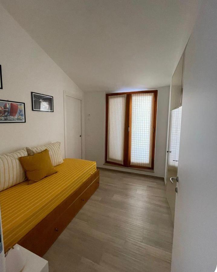 Economy Triple Room