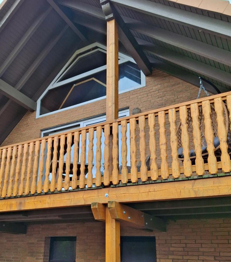 Landhaus Korf - Ferienwohnung im Weserbergland mit großem Balkon - B&B Extertal