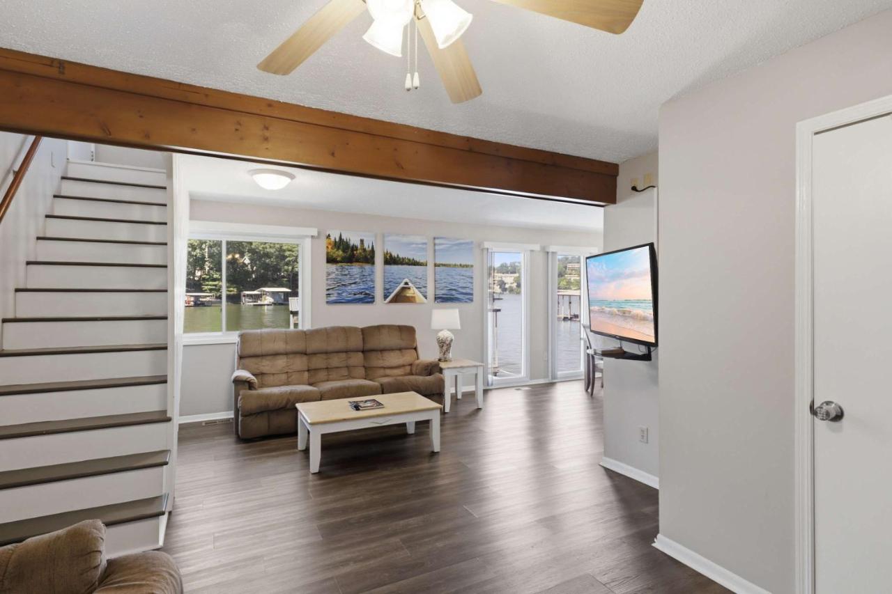Private Dock-Deck-LakeHouse-Lake Front-3bd 2bth - B&B Lake Ozark