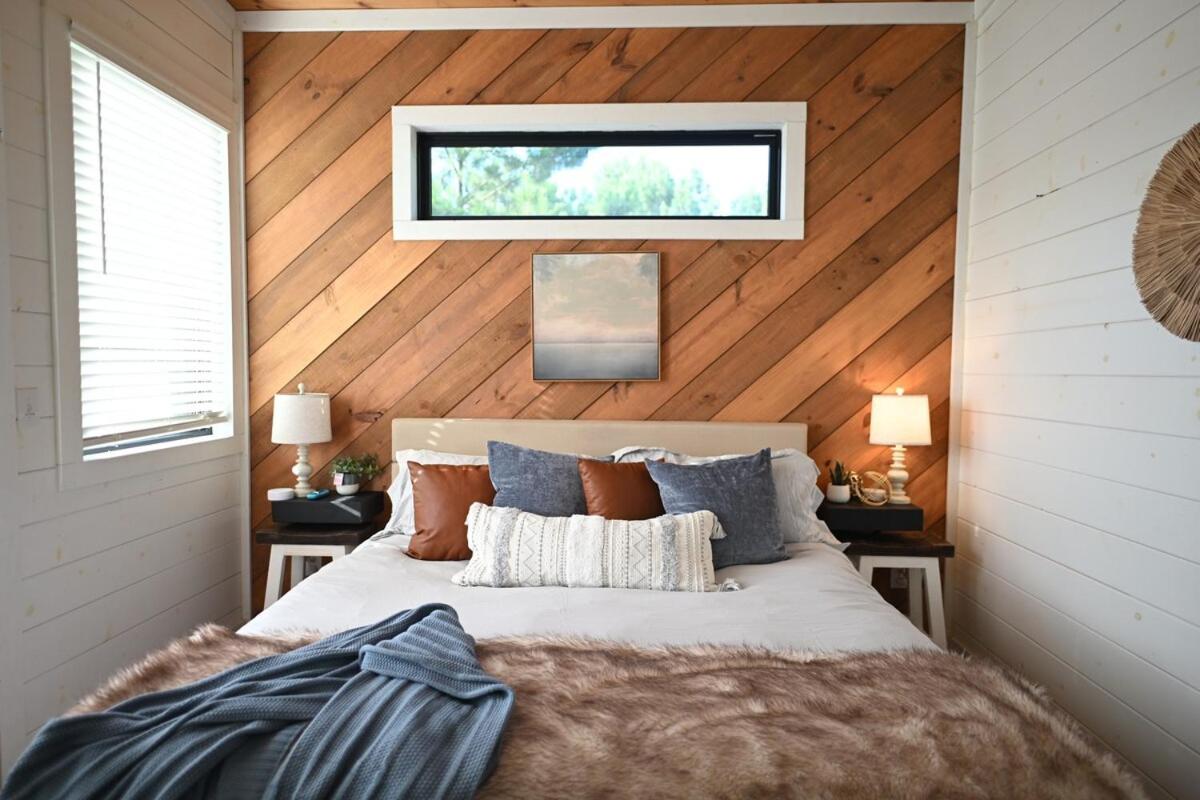 Summit Sky Treetop Views Hot Tub Pavilion Sleeps 6 - Bed and Breakfast Broken Bow