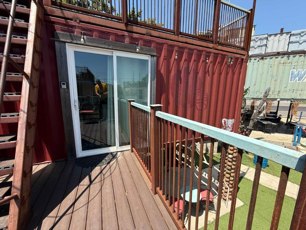 SE Wichita Mountains Tiny House Stay w Patio Suite - Chambres d'hôtes Medicine Park