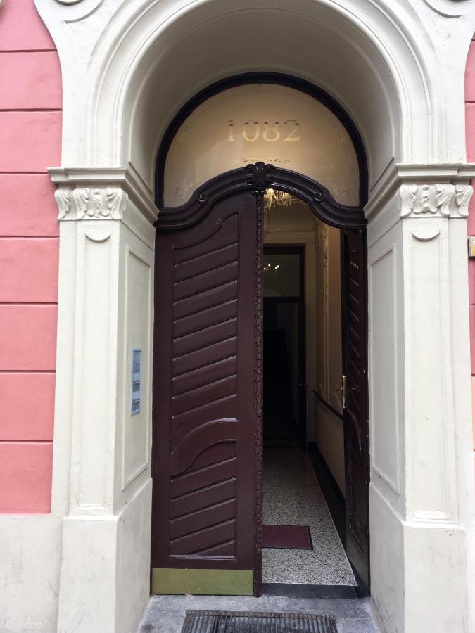 Residence Salvator - by Prague City Apartments - Bed and Breakfast