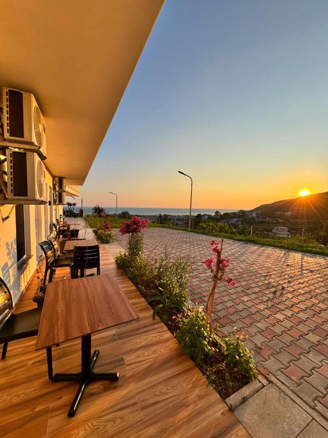 Gjiri Lalzit Sol Apartments - B&B Durrës