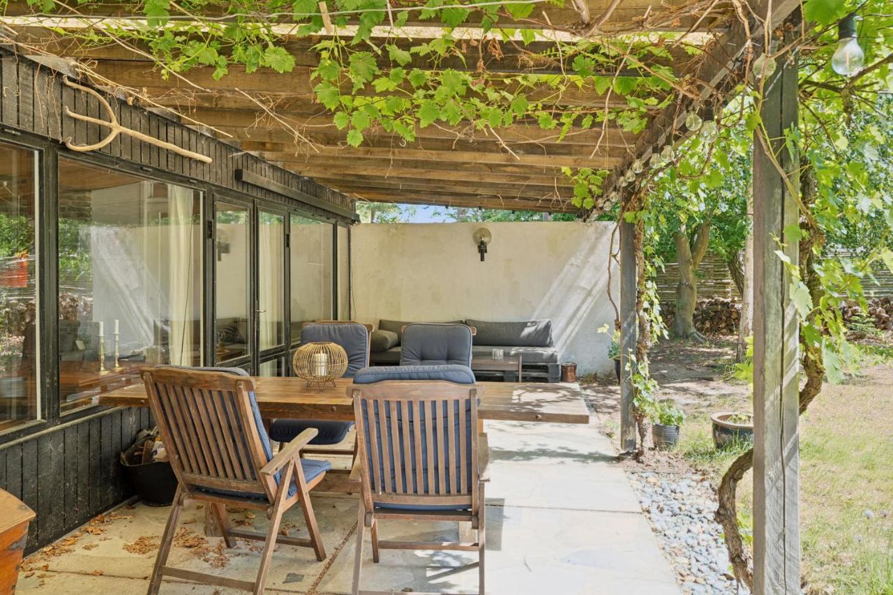 Charmant Vakantiehuis Dicht Bij Het Strand - Bed and Breakfast Marielyst