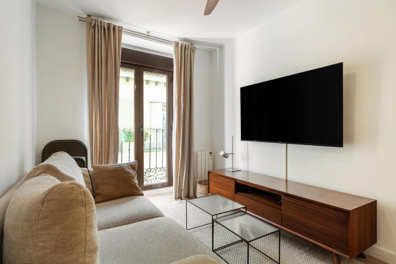 apartamento exterior en plaza cascorro de alquiler temporal - B&B Madrid