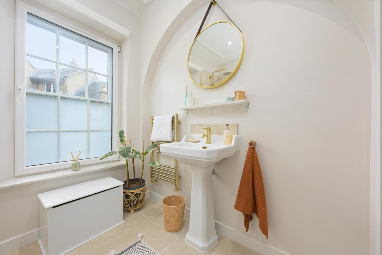 Brewlands Cottage - 3 Bedroom 2 Bath Cute Cottage - B&B Dalkeith