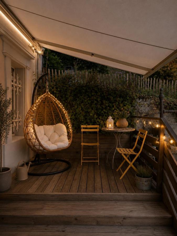 Perched above Montreux, with breathtaking views of Lake Geneva and the Alps - B&B Chernex