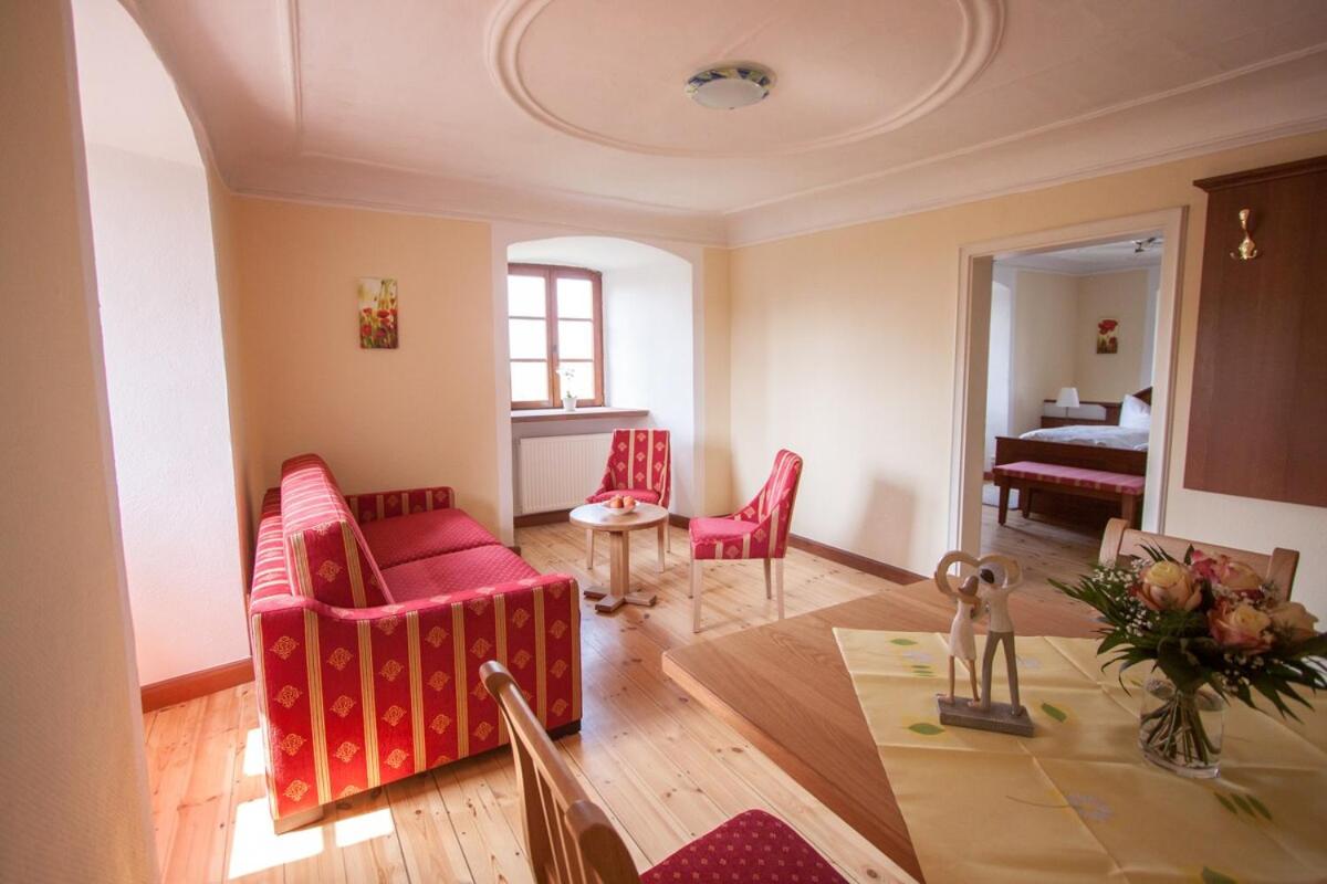 Burgappartement - Herrenhaus Ein Platz im Grünen - Ferienwohnung Wiesloch