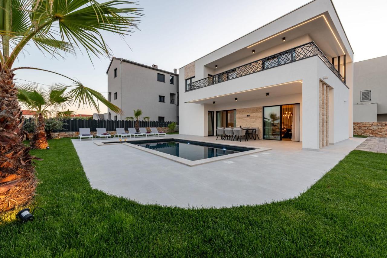 Villa Kristo ZadarVillas - Chambres d'hôtes Privlaka