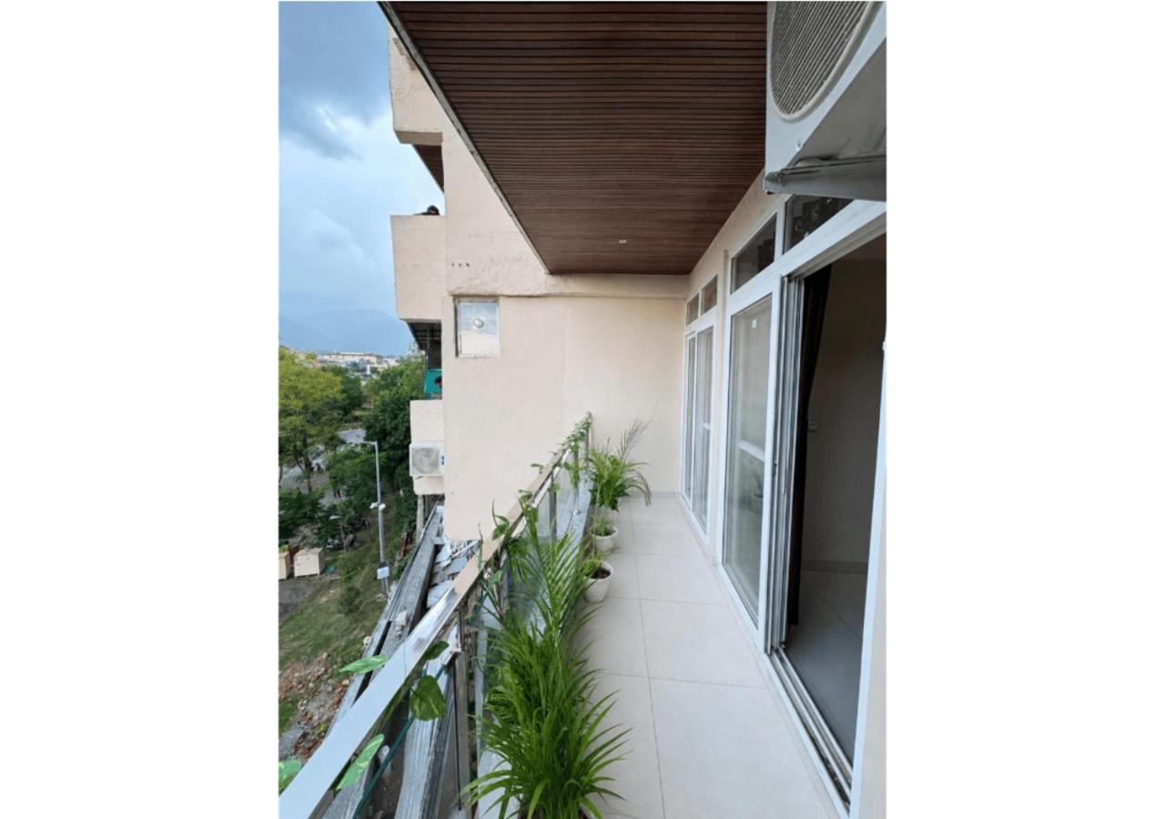 The Green Hush Stays - B&B Rājpur