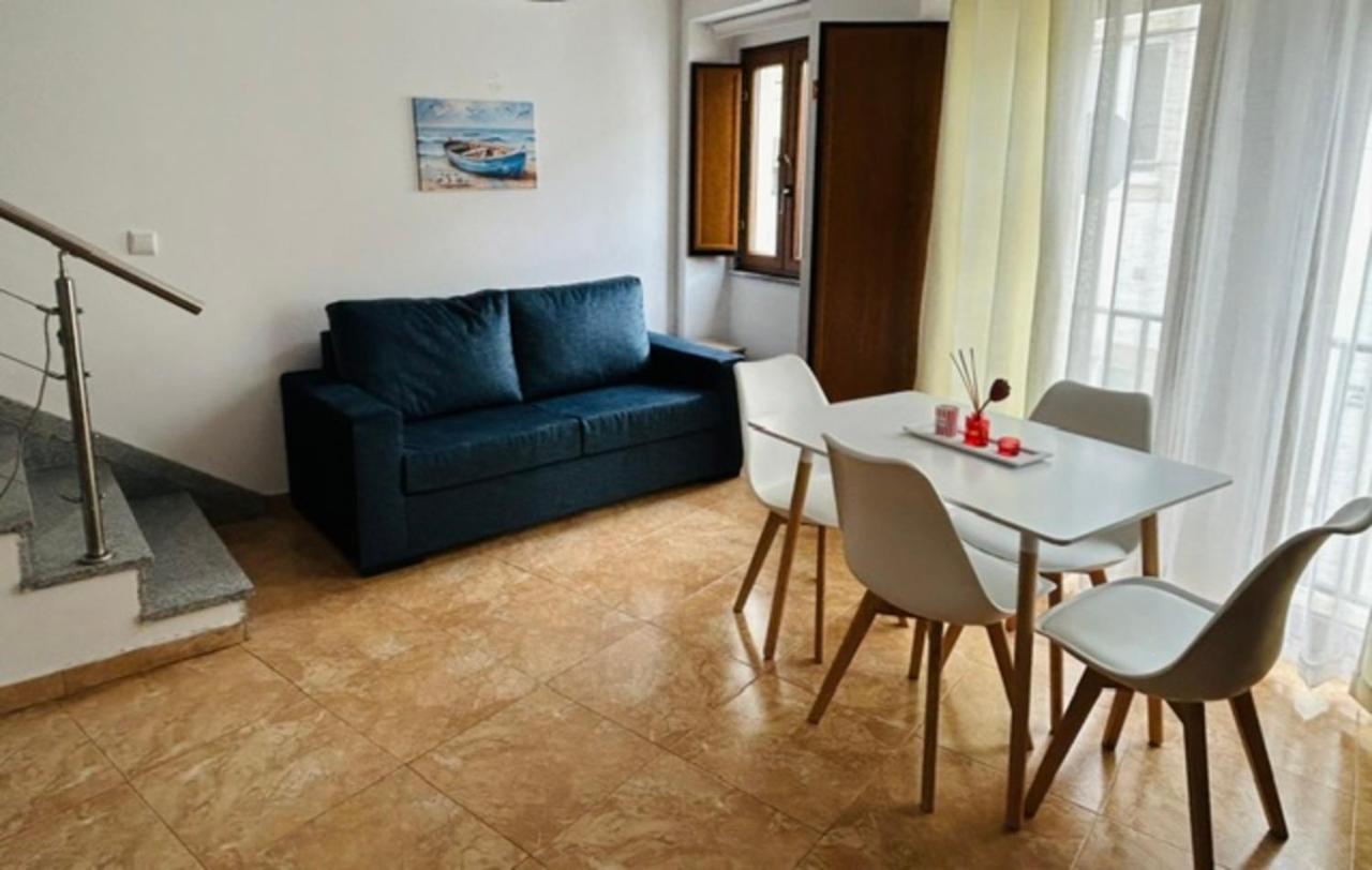 SwordFish Tiny House - B&B Peniche