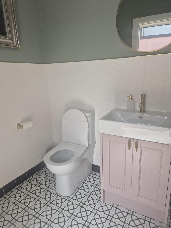 Eske Luxury Apartment Heart of Donegal Town - B&B Donegal Town