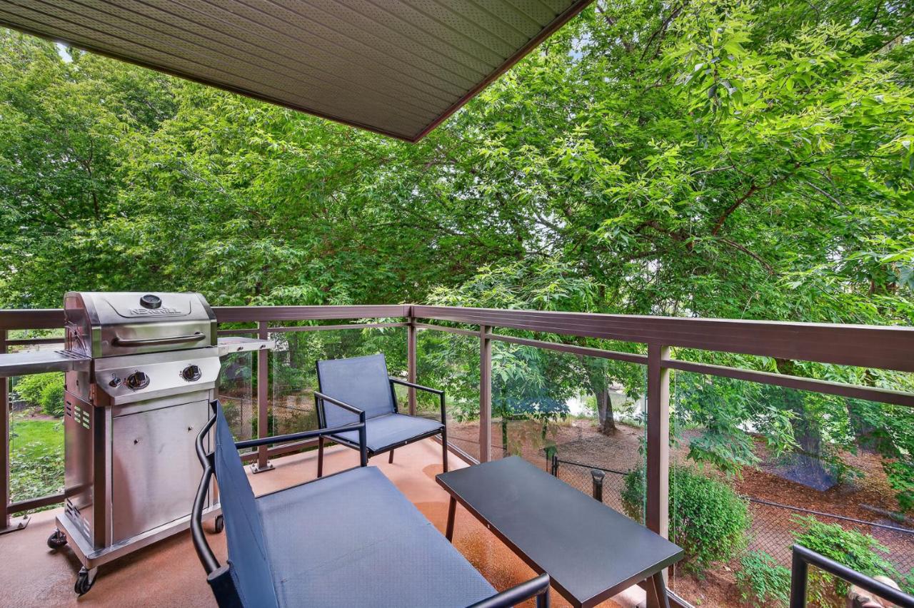 Spacious 3 Bd at Playa 220! Pool, 1 Min To Beach! - B&B Kelowna
