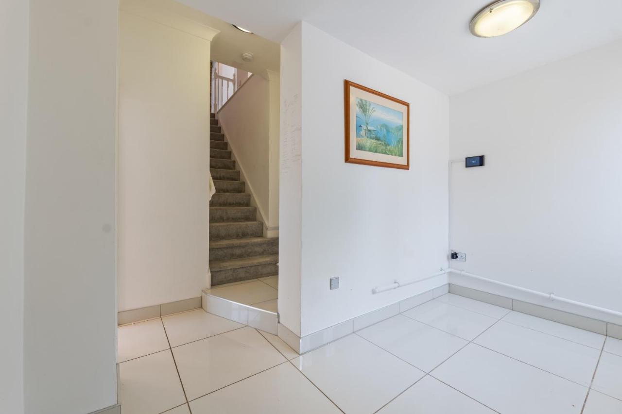 Contractor Accommodation Peterborough- Parking-Business and Work Stays - B&B Peterborough