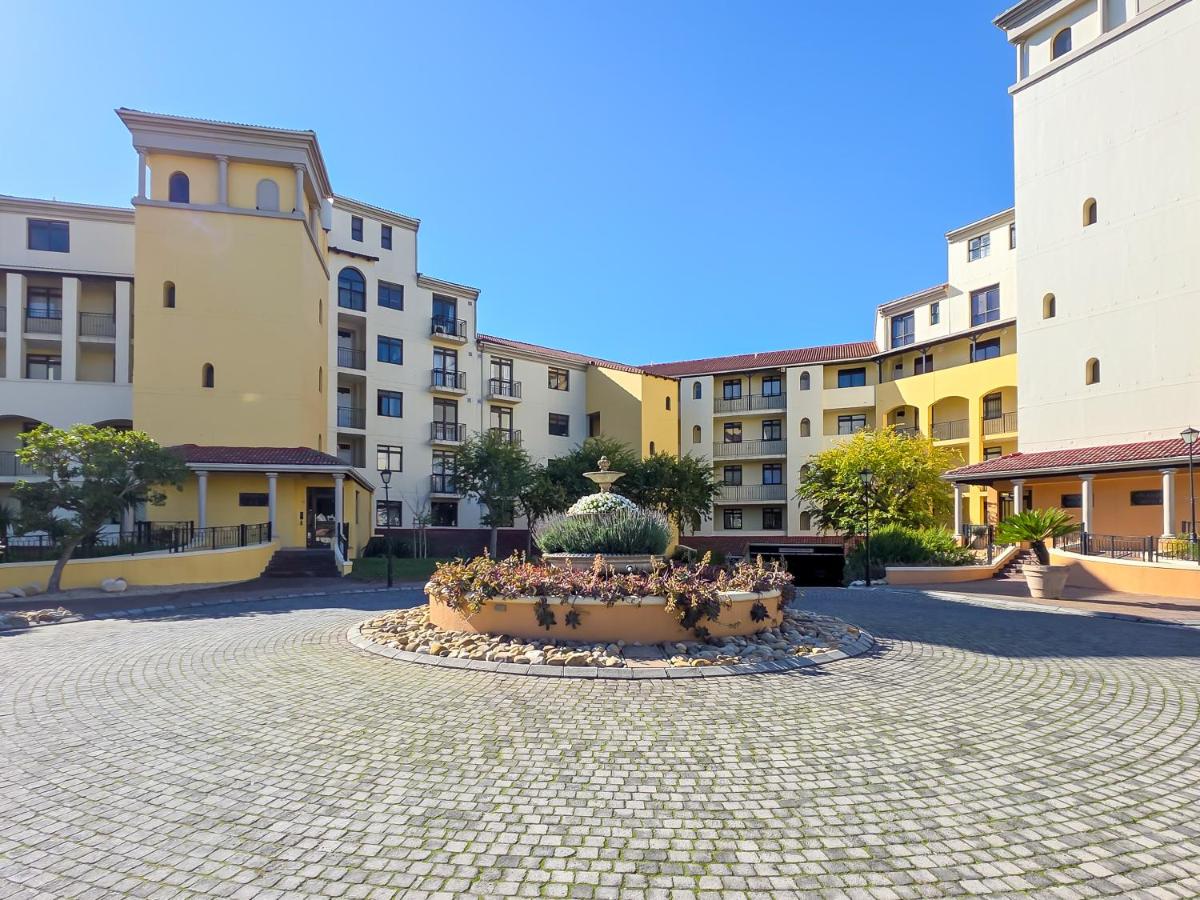 Peaceful Retreat, Pools, Gym, Parks - Chambres d'hôtes Le Cap