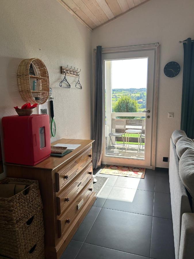 Loft des Milans, petit nid douillet perché sur la campagne - Bed and Breakfast Ecublens