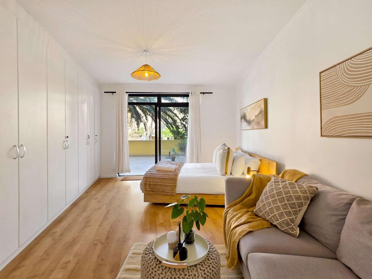 Serene Family Estate Pools Parks & Free Parking - Chambres d'hôtes Le Cap
