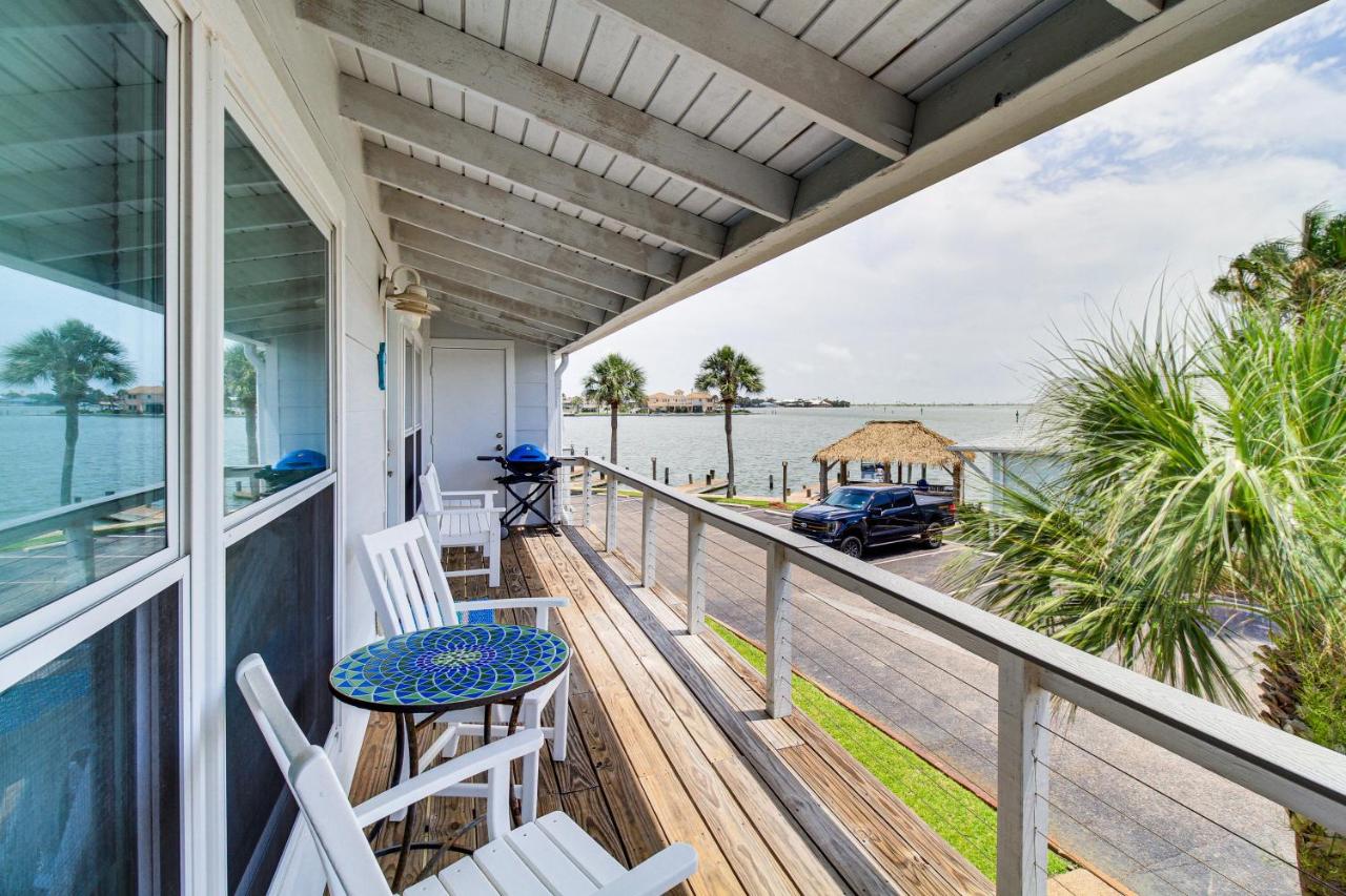 3BR Condo on the Bay w/ Pool and Perks - B&B Rockport