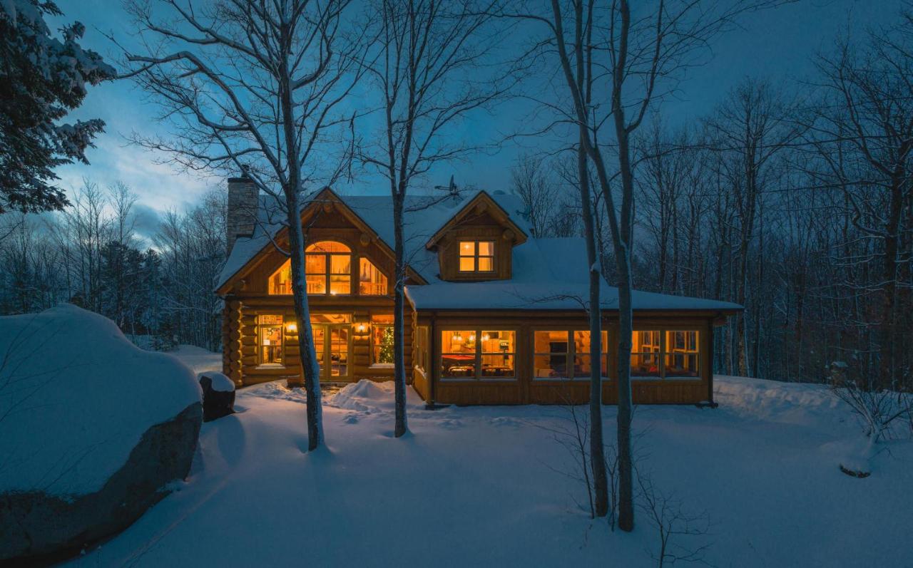 Nyctale Fiddler Lake Private Hot tub, Sauna, Billiards & Heated Pool - Bed and Breakfast Mille-Isles
