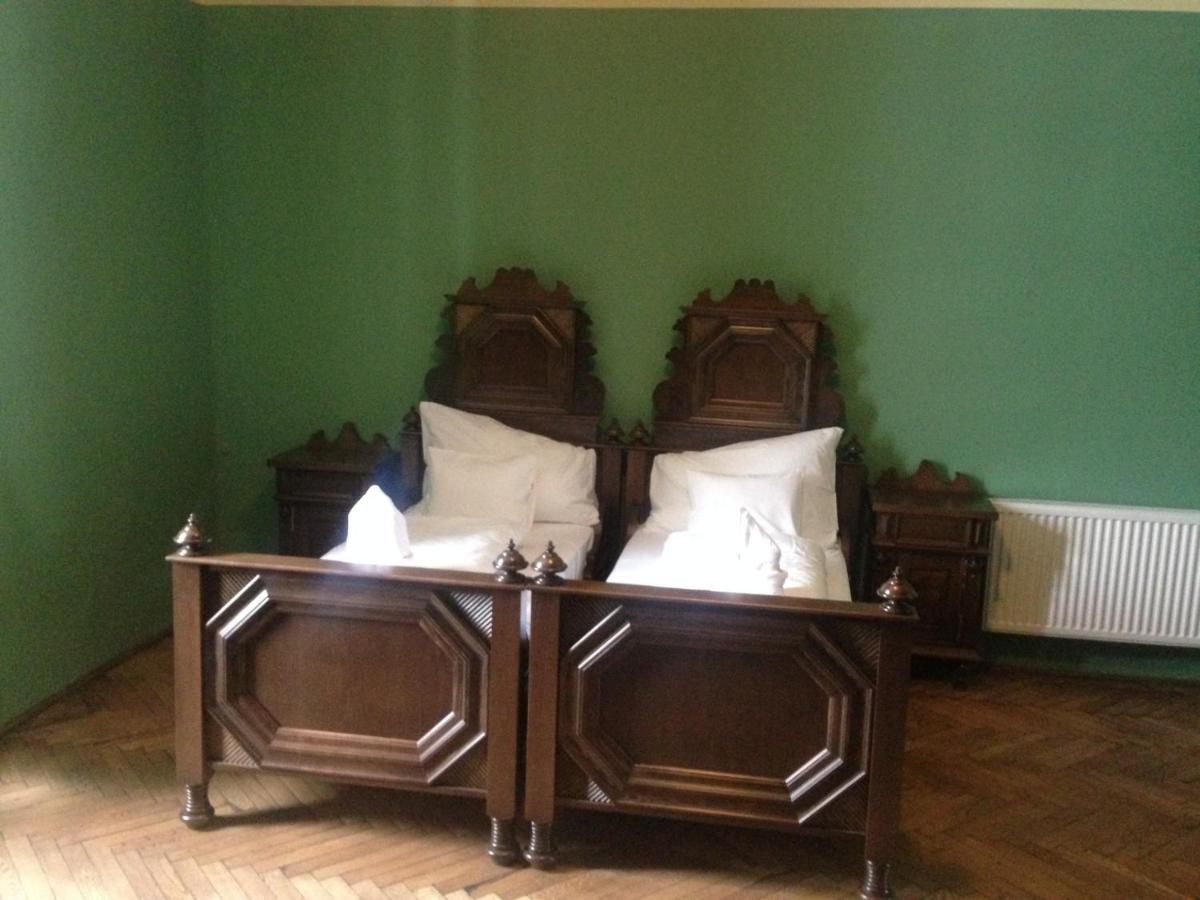 Twin Room with Bathroom