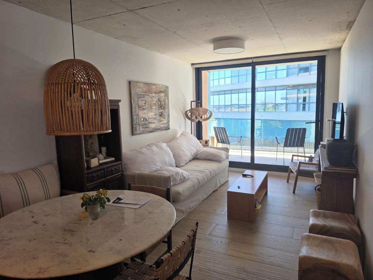 Apartamento en Edificio Primer Línea al Mar, a orillas de la Laguna del Diario - B&B Punta del Este