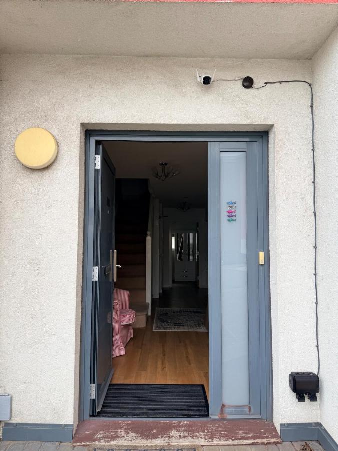 Seaside Escape Steps from Swansea Marina and Waterfront - B&B Swansea