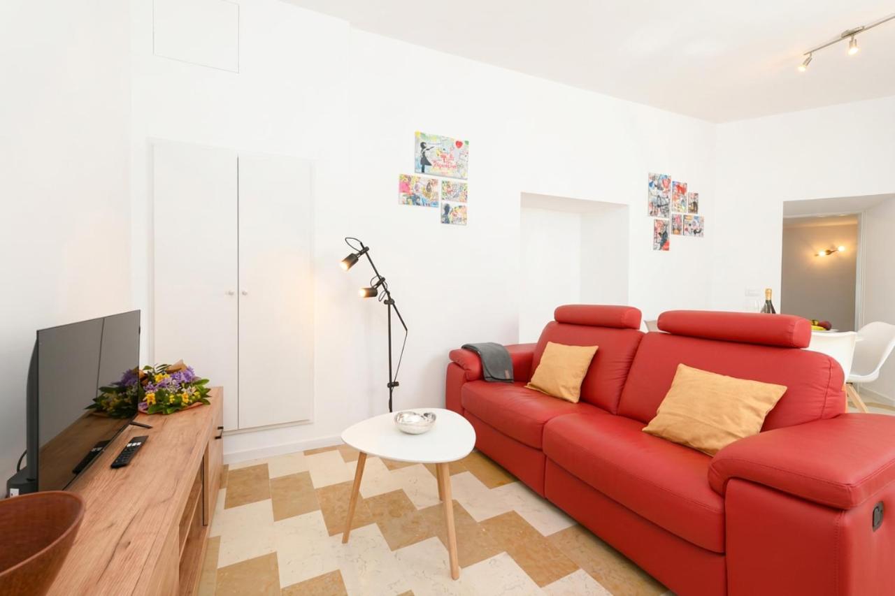 Casa Elda - Parcheggio Gratuito - Centro storico di San Felice del Benaco, Lago di Garda - Chambres d'hôtes San Felice del Benaco