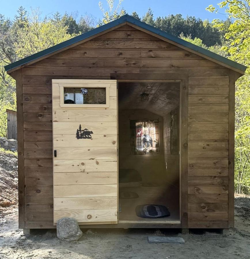 Peaceful Wilderness Cabin with Private Streamside Setting Near Townshend, Vermont - B&B West Townshend