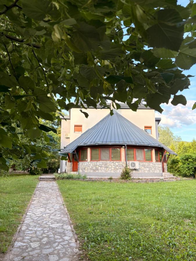 Una Serenity Villa - Ferienwohnung Bare