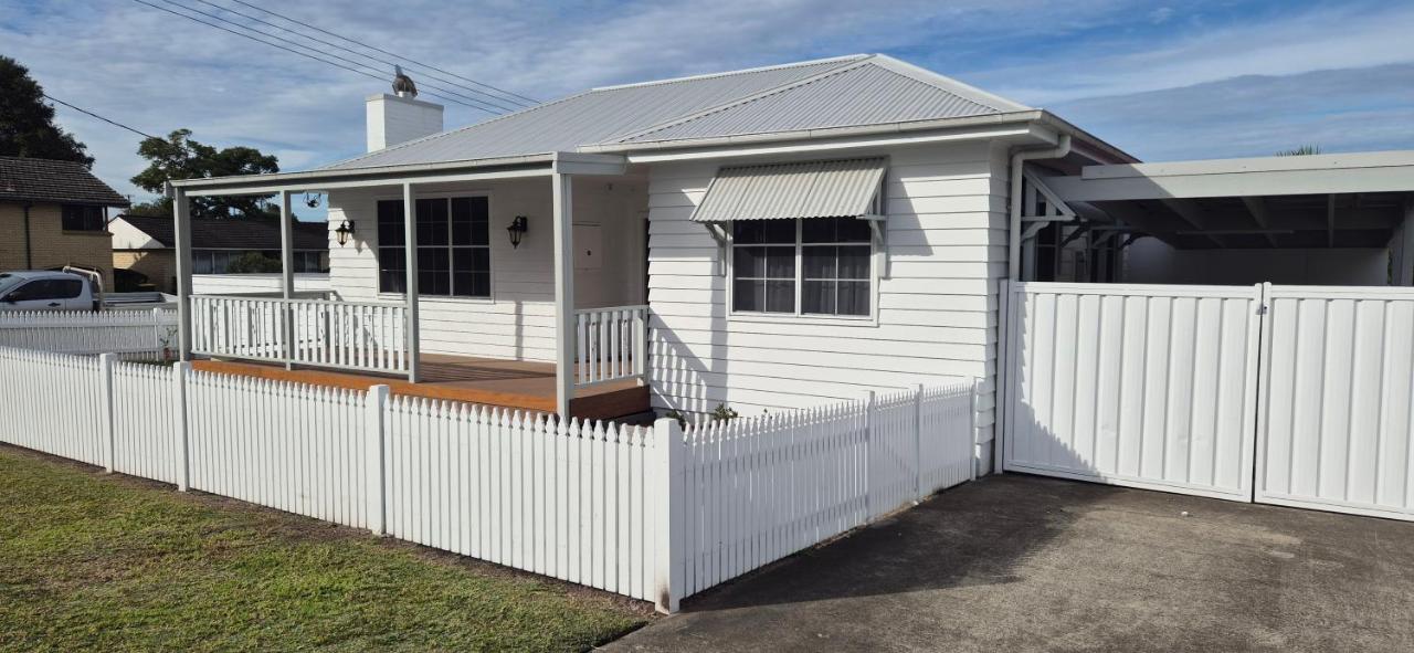 Elegant White Cottage - Ferienwohnung Bomaderry