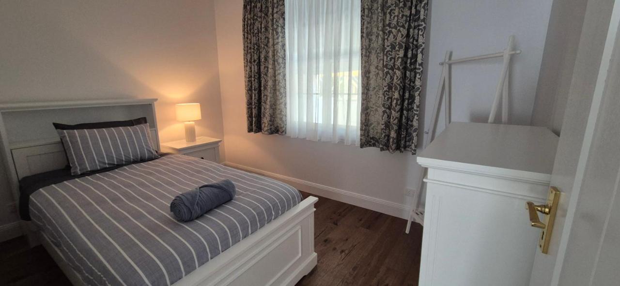 Elegant White Cottage - Ferienwohnung Bomaderry