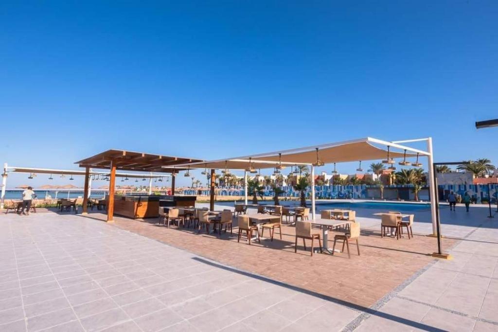 Apartment with private beach at scandic resort - B&B Hurghada